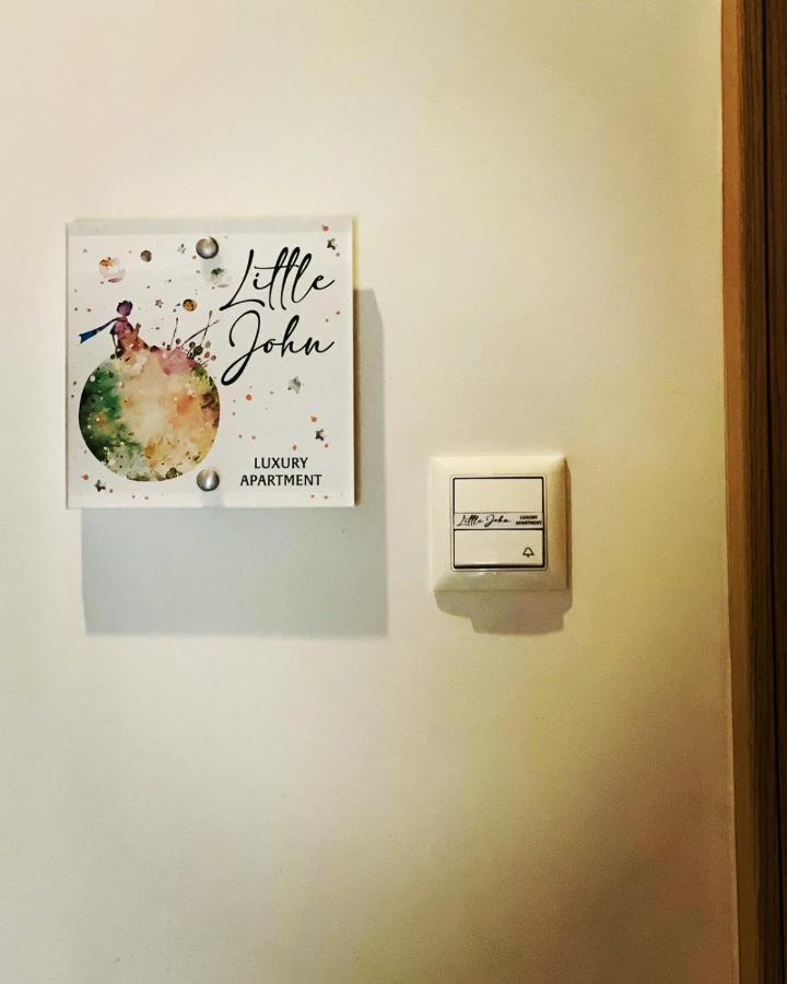 Little John Luxury Apartment ピレウス エクステリア 写真