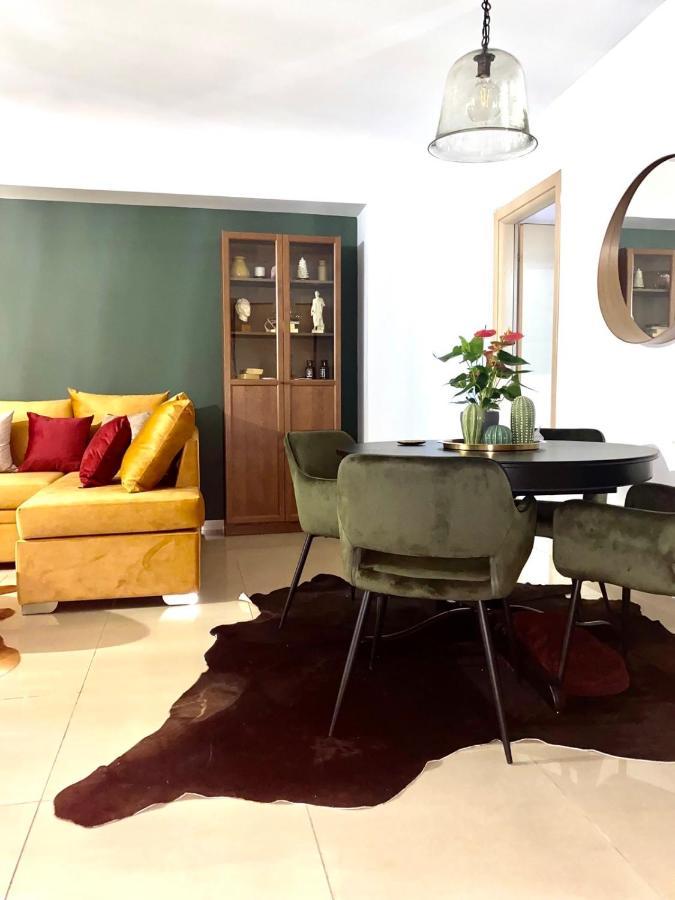 Little John Luxury Apartment ピレウス エクステリア 写真