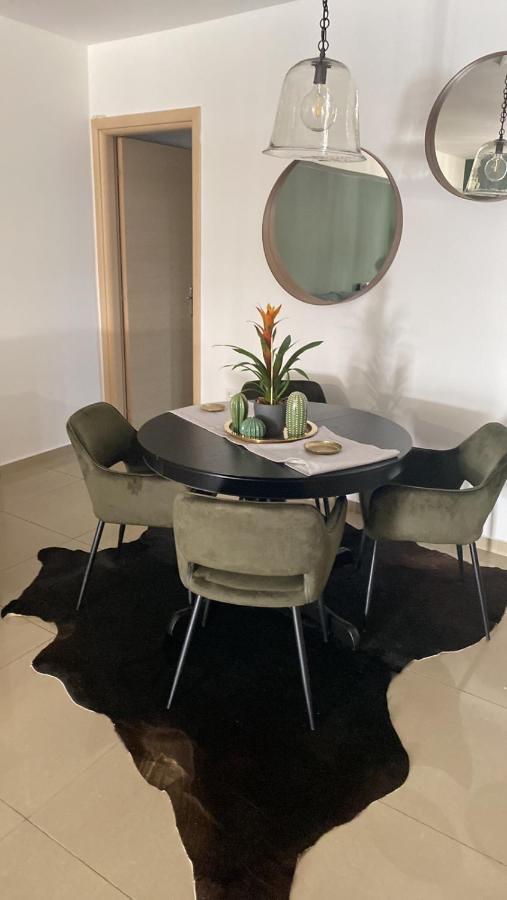 Little John Luxury Apartment ピレウス エクステリア 写真